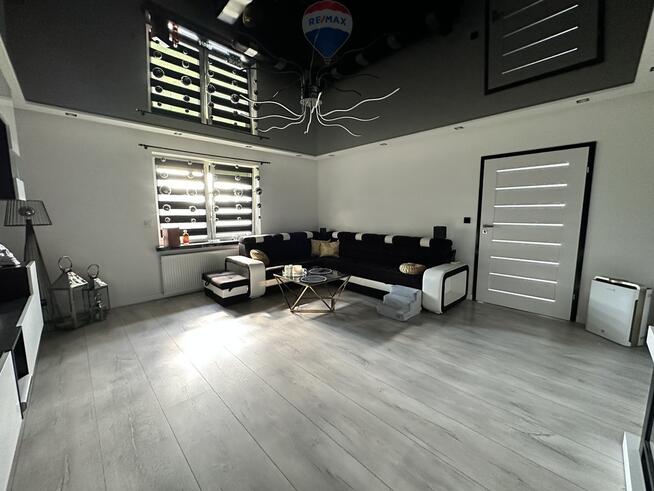 Duże mieszkanie z garażem i parkingiem