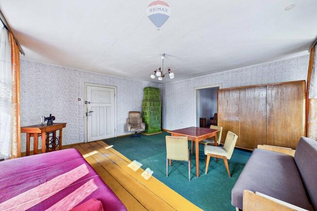 Dom z dużą działką i budynkami gospodarczymi