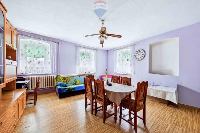 Dom z dużą działką i budynkami gospodarczymi