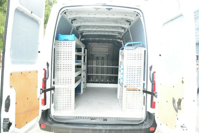 Renault Master średniak L2H2 3 osobowy blaszak 145KM pełna opcja regały serwis