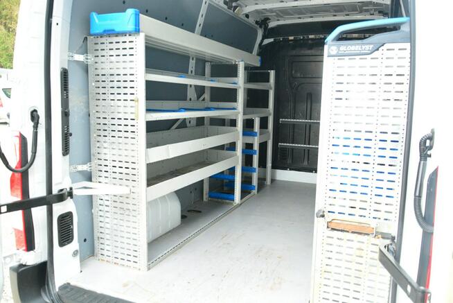 Renault Master średniak L2H2 3 osobowy blaszak 145KM pełna opcja regały serwis
