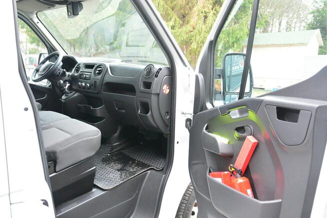 Renault Master średniak L2H2 3 osobowy blaszak 145KM pełna opcja regały serwis