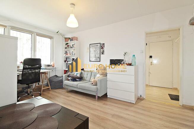 BLISKO RONDA WIATRACZNA W NISKIM BUDYNKU CICHE