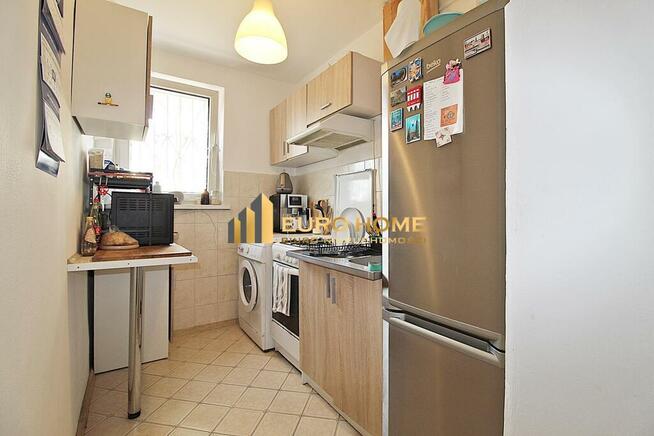 BLISKO RONDA WIATRACZNA W NISKIM BUDYNKU CICHE