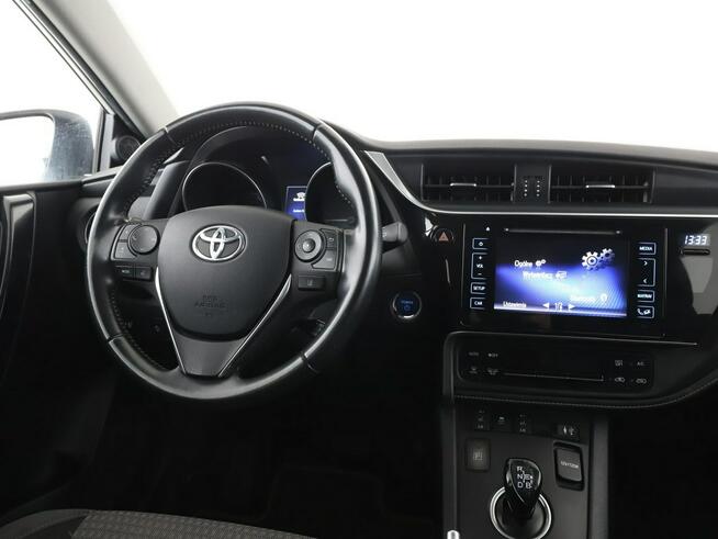 Toyota Auris HEV klima auto grzane fotele kamera cofania asystenci