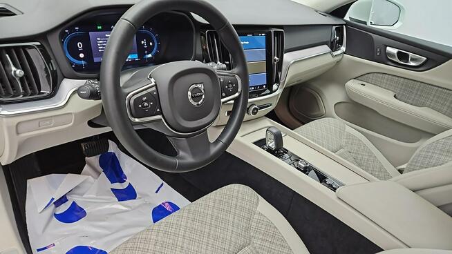 Volvo V60 B4 D Core aut ! Z Polskiego Salonu ! Faktura VAT !