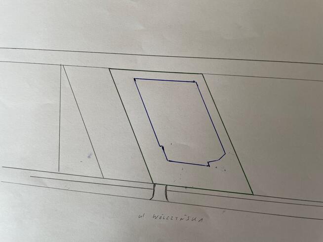 Atrakcyjny budynek komercyjny w Warszawie