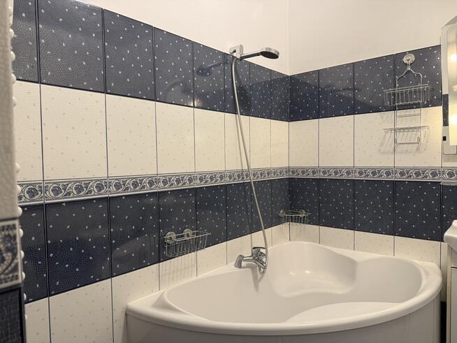 Śliczna duża kawalerka metro basen siłownia