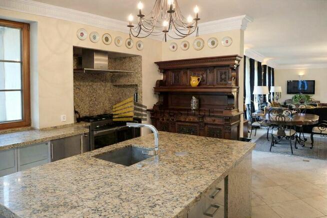 Luxury Villa with Swimming Pool | 550 m² | Private