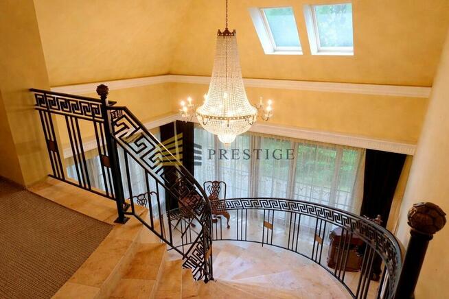 Luxury Villa with Swimming Pool | 550 m² | Private