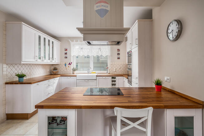 FUNKCJONALNY DOM WYSOKI STANDARD LAS SMOCHOWICE