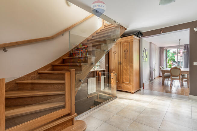 FUNKCJONALNY DOM WYSOKI STANDARD LAS SMOCHOWICE