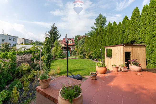 FUNKCJONALNY DOM WYSOKI STANDARD LAS SMOCHOWICE