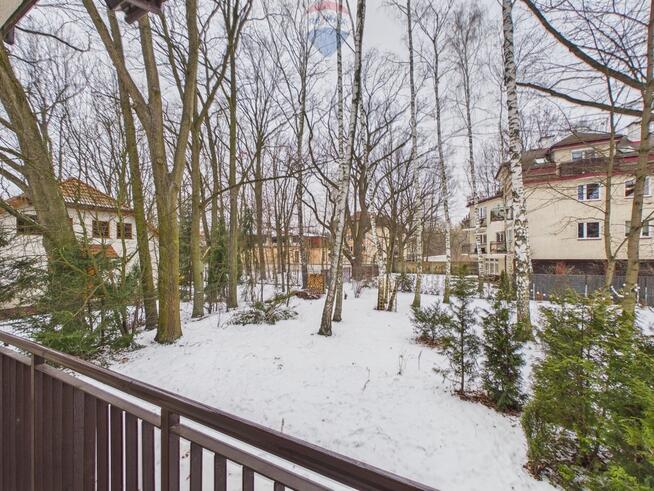 2 pokoje, duże okna, ogródek, garaż, piwnica