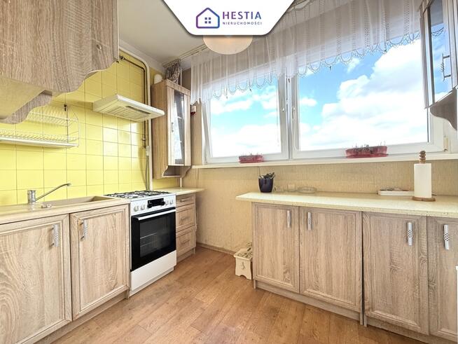 3-pok z oddzielną kuchnią. Balkon, piwnica.