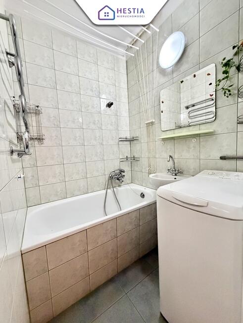 3-pok z oddzielną kuchnią. Balkon, piwnica.