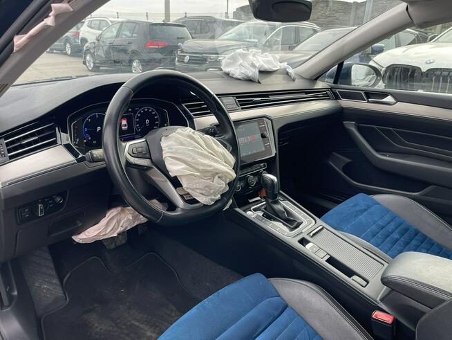 Volkswagen Passat Elegance 4Motion Automat Podgrzewanie Kamera 240KM