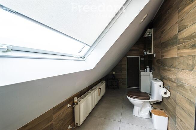 Dom z budynkiem gospodarczym w Białej