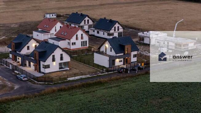 BLIŹNIAK ODDZIELONY GARAŻAMI - ŚCINAWA