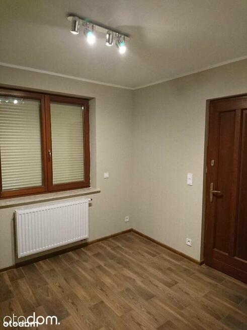 Wolnostojący dom z garażem i ogrodem