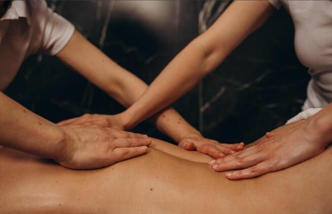 Masaż na cztery ręce