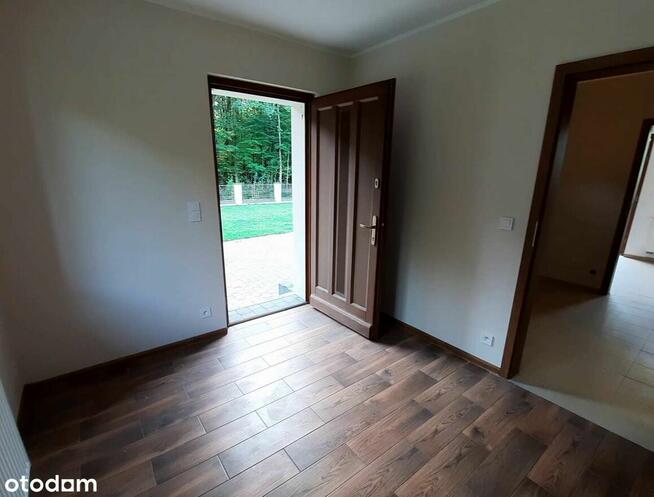 Wolnostojący dom z garażem i ogrodem