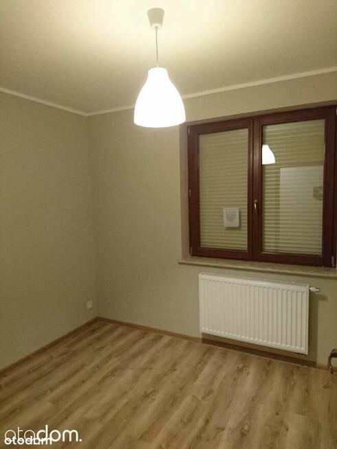 Wolnostojący dom z garażem i ogrodem