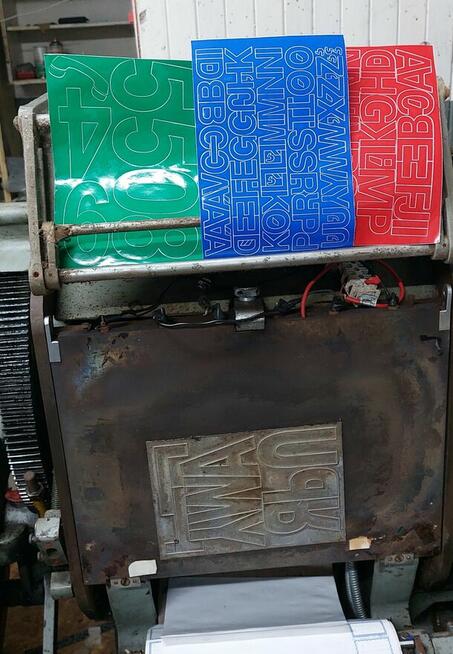 ZAKŁAD PRODUKCJI LITER SAMOPRZYLEPNYCH ,MASZYNY