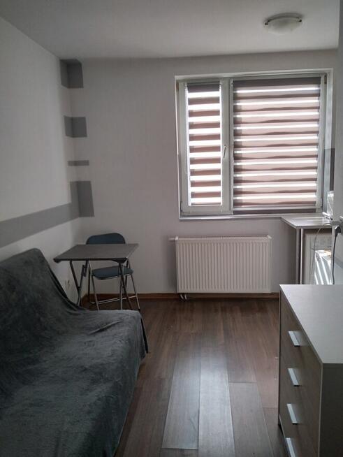 Przytulna KOMPAKTOWA kawalerka 18 m² – dobrze zorganizowana