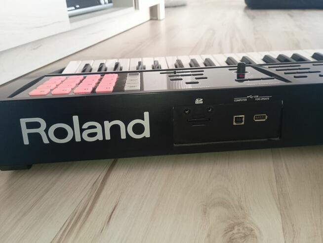 Roland Fa06