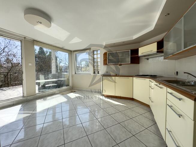 Dom i Taras jest tu też garaż