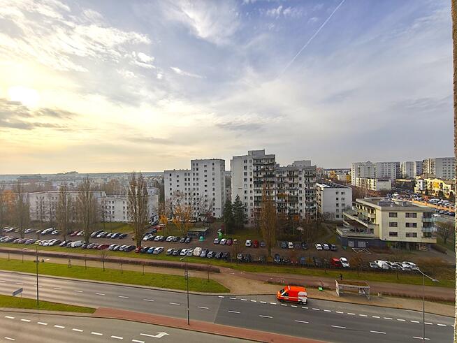 Kawalerka przy wejściu do metra Natolin