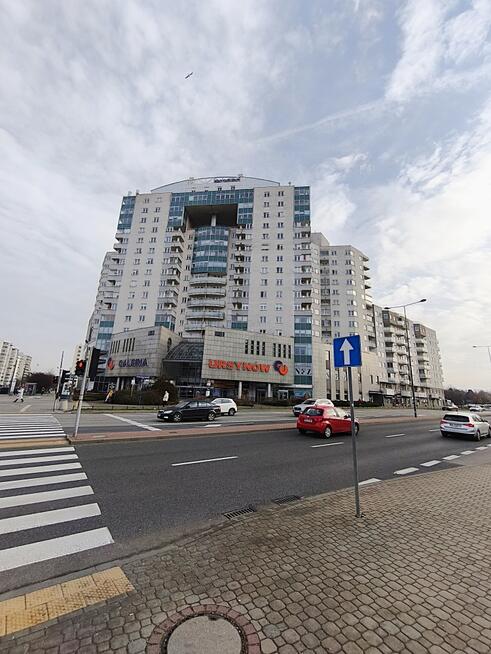 Kawalerka przy wejściu do metra Natolin