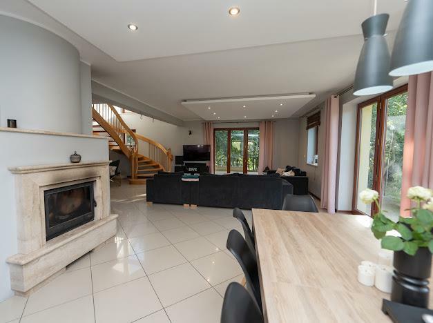 Dom Czernica, M. Reja