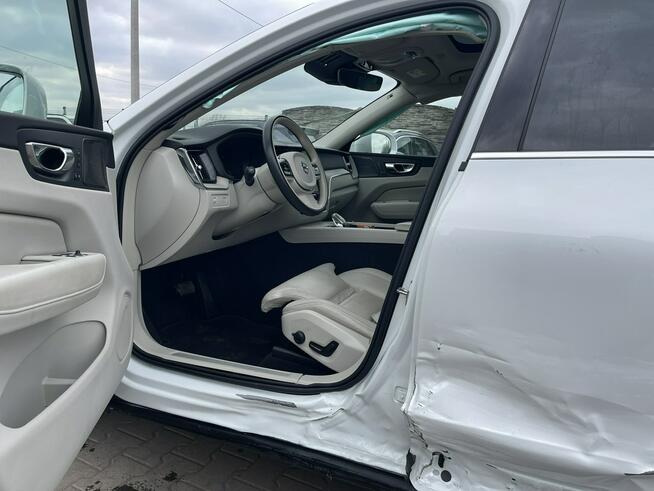 Volvo XC 60 Ultimate Bright Diesel mHEV B5 AWD Skóra Panorama Pamięć 250KM