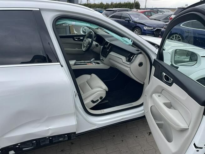 Volvo XC 60 Ultimate Bright Diesel mHEV B5 AWD Skóra Panorama Pamięć 250KM