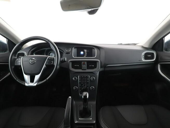 Volvo V40 Momentum Navi Czujniki parkowania Klimatyzacja Bluetooth
