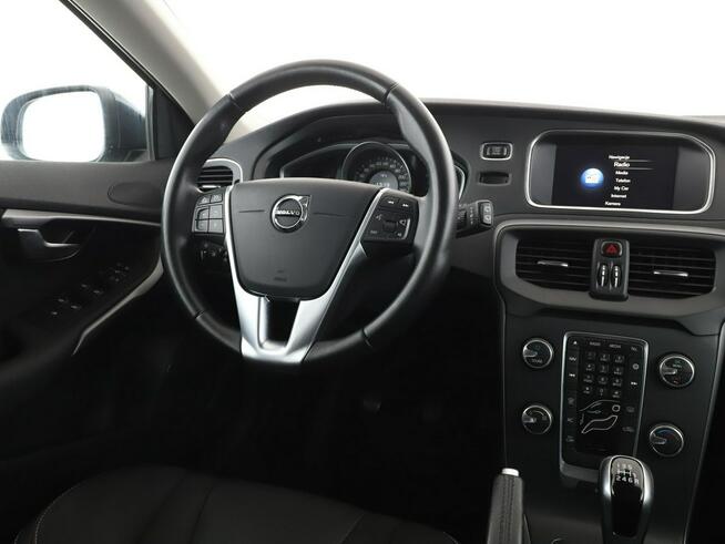 Volvo V40 Momentum Navi Czujniki parkowania Klimatyzacja Bluetooth
