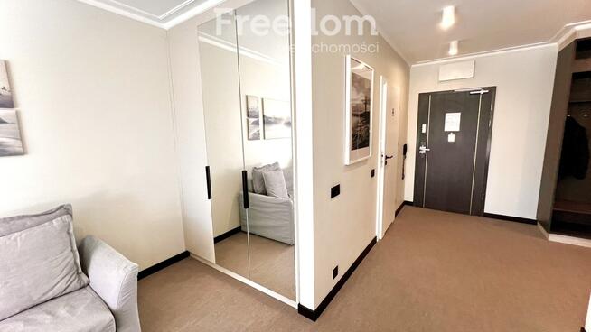 Apartament w Apart Park Albus miejsce parkingowe.