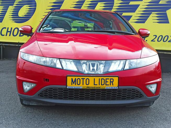 Honda Civic 8 lat w jednych rękach