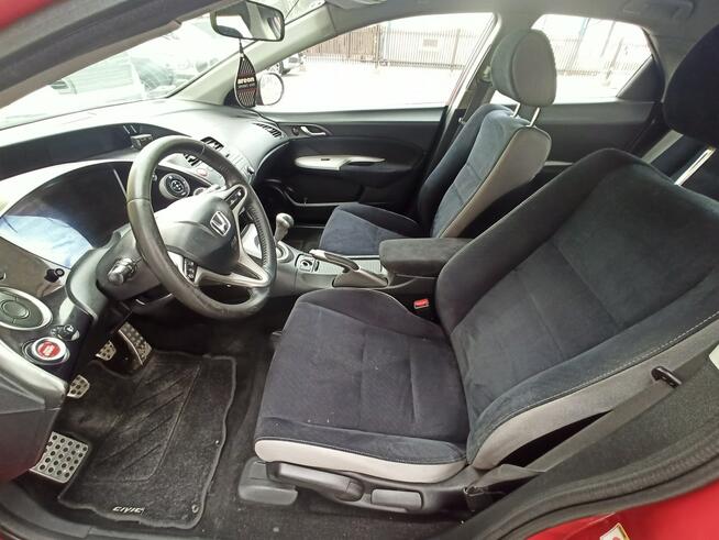 Honda Civic 8 lat w jednych rękach