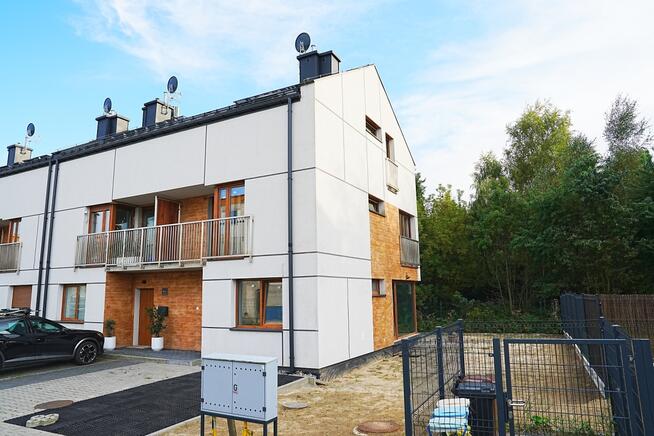 SEGMENT W CICHEJ, SPOKOJNEJ I ZIELONEJ OKOLICY