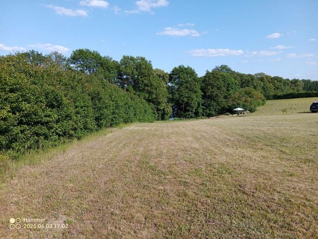 Działka z WZ, linią brzegową jeziora i winnicą
