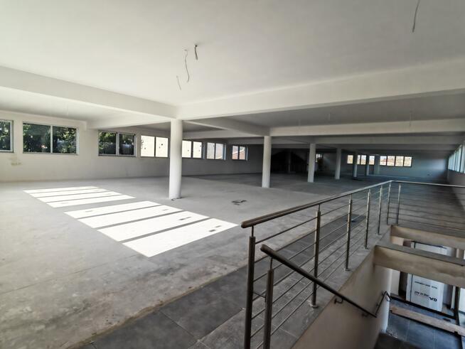 Hala handlowo-usługowa 1200m2 w centrum Bełchatowa