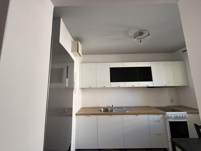 Śliczna duża kawalerka metro basen siłownia