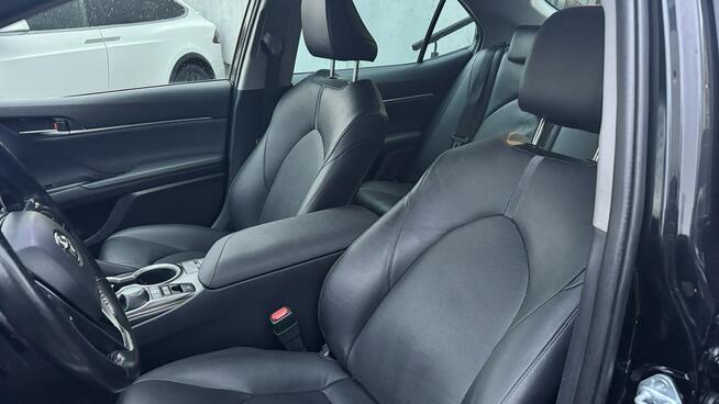 Toyota Camry 2.5 Hybryda 218KM Kamera cof El. fotele El. kiera Skóry Xenon As. pasa