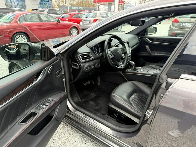 Maserati Ghibli GranLusso, Europejczyk, Podgrzewane wentylowane fotele, LED, Kamera