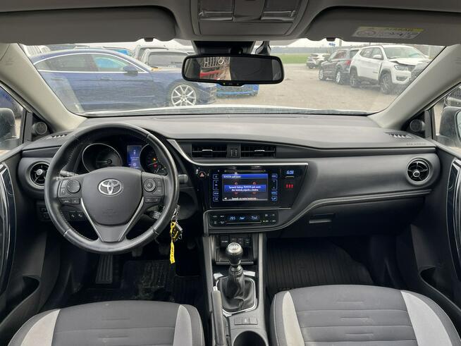 Toyota Auris Klimatronik Podgrzewanie Tempomat Czujniki park. 132KM