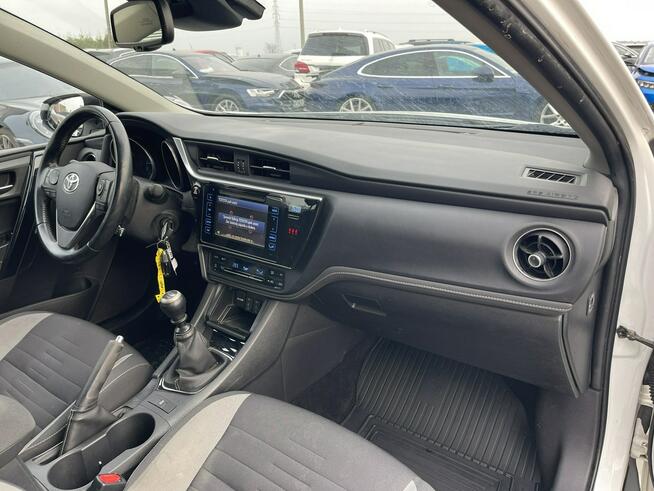 Toyota Auris Klimatronik Podgrzewanie Tempomat Czujniki park. 132KM