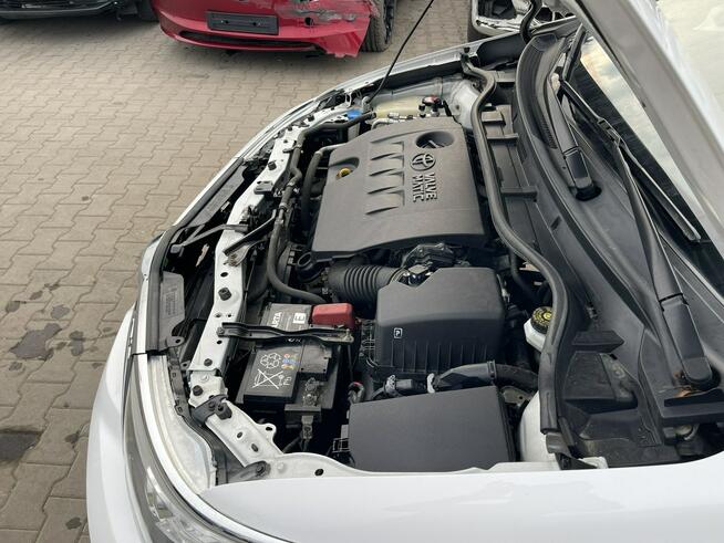 Toyota Auris Klimatronik Podgrzewanie Tempomat Czujniki park. 132KM